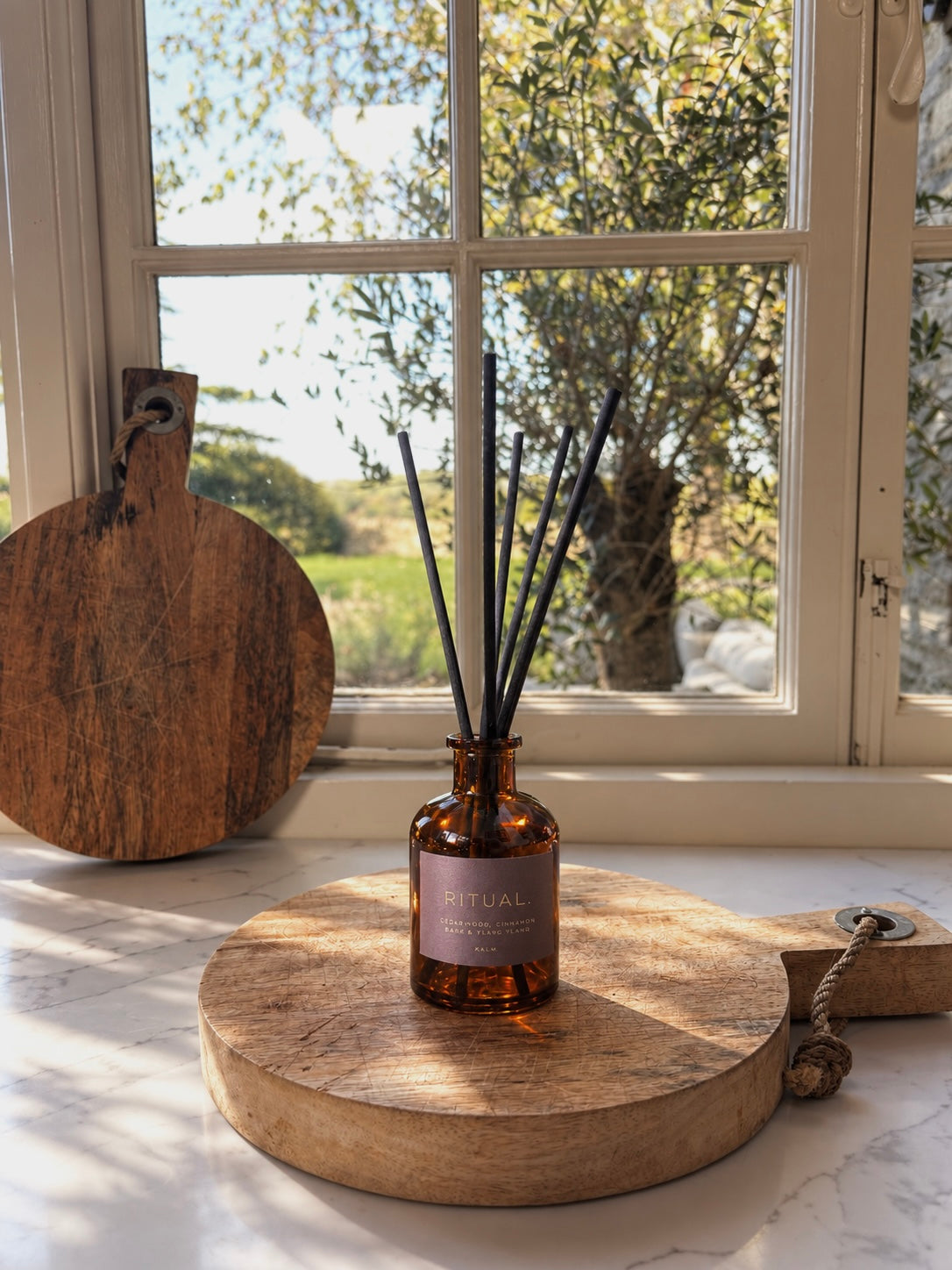 RITUAL | Diffuser. Cedarwood, Cinnamon Bark & Ylang ylang | 55 + Hour Burn - KALM. Wellbeing Scents