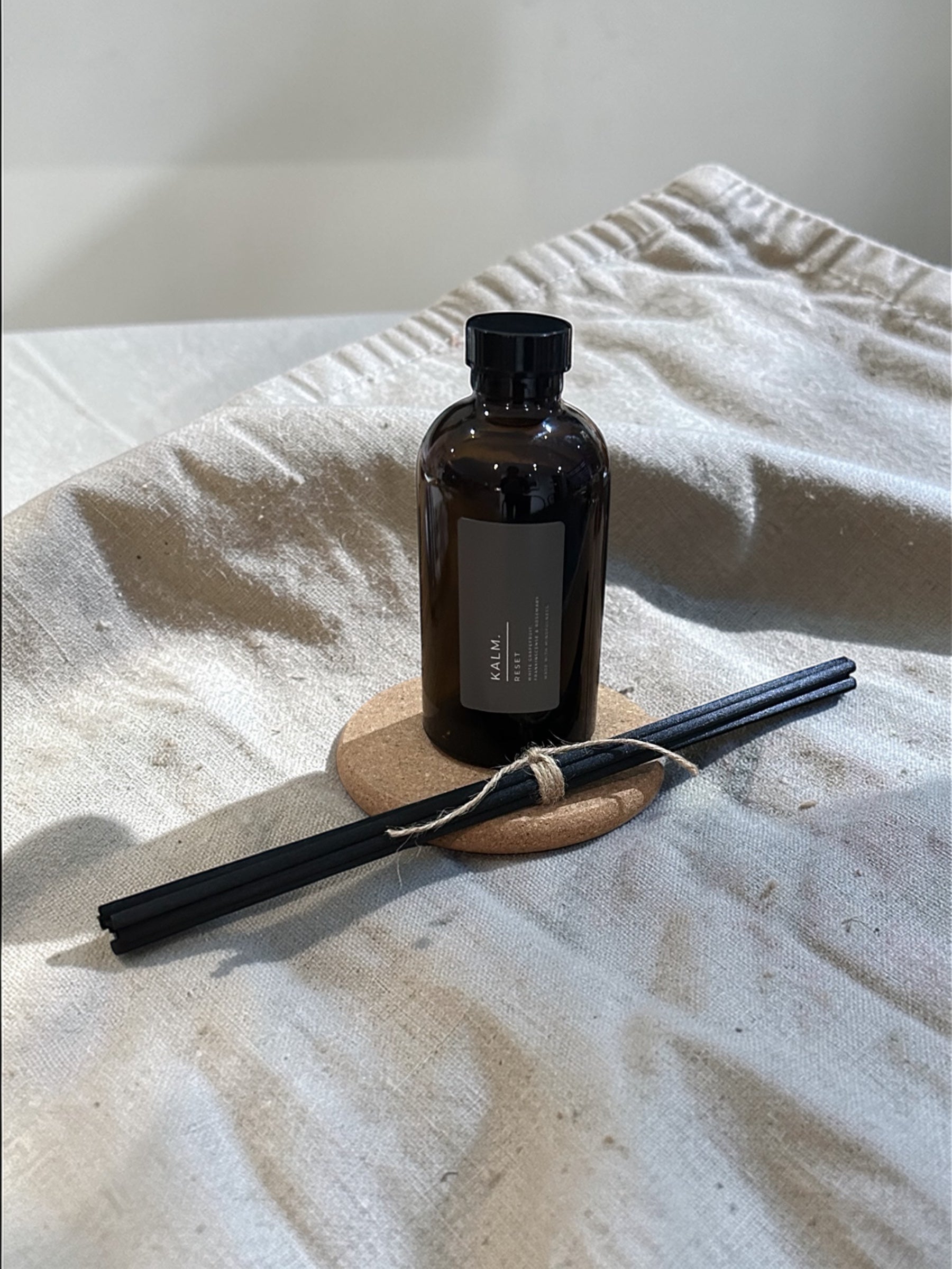 Reset Diffuser Refill. White Grapefruit, Frankincense & Rosemary. - KALM. Wellbeing Scents